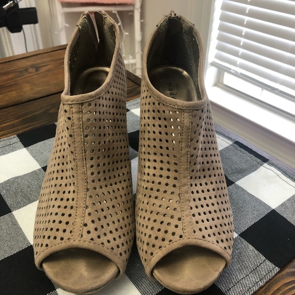 Madden Girl Shoes Madden Girl Taupe Color Heel Poshmark